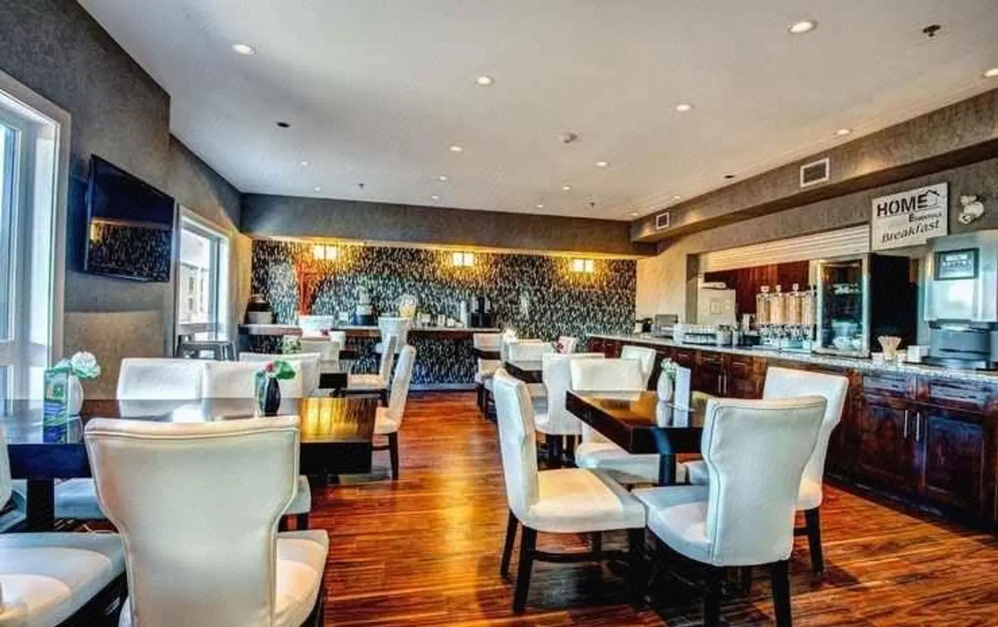 Home Inn & Suites Yorkton Bar