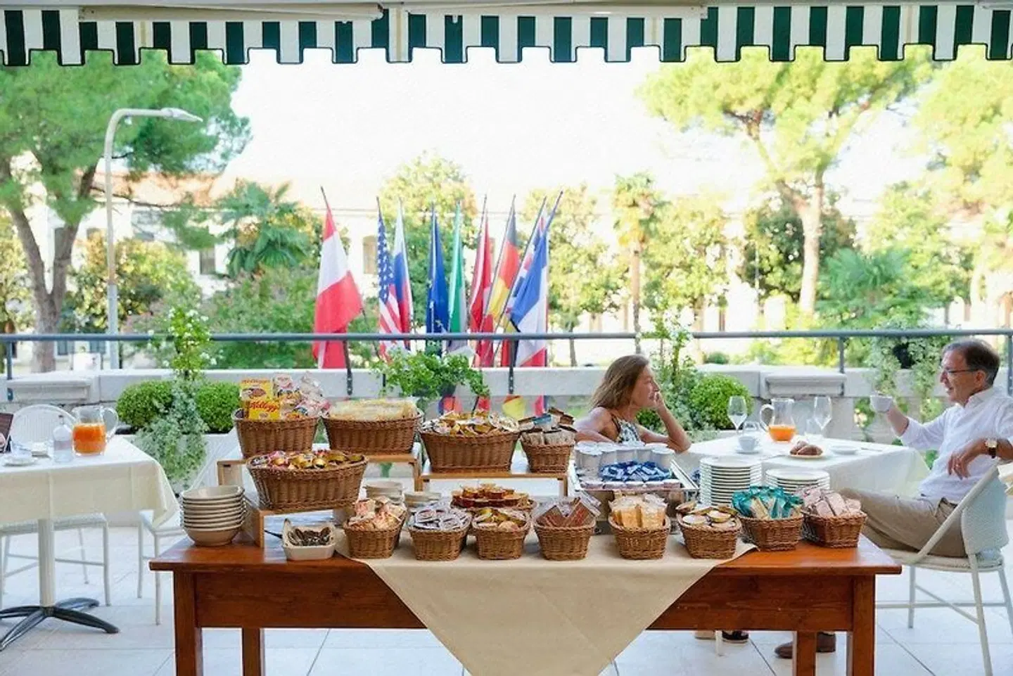 Ambassador Palace Hotel Restaurant