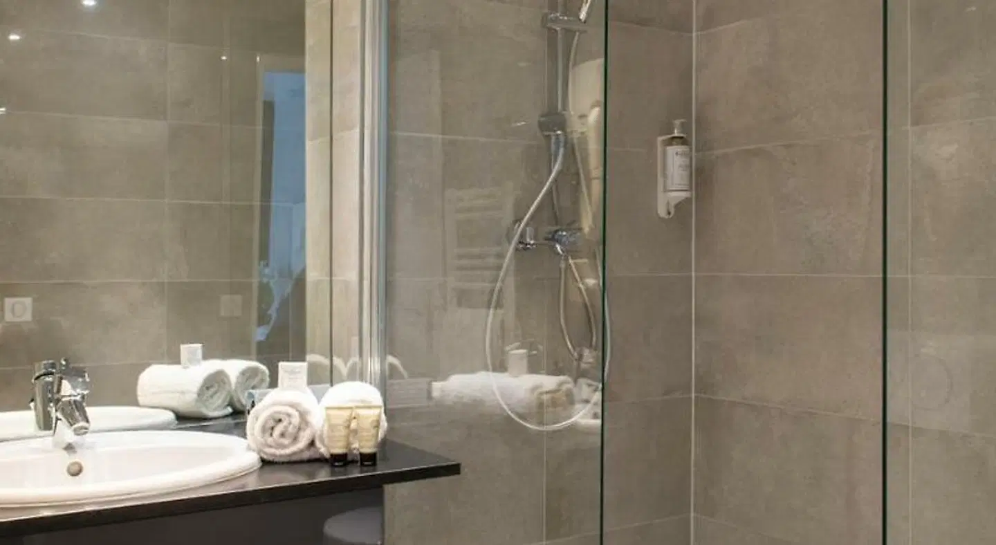 Hôtel Régence Etoile Badezimmer