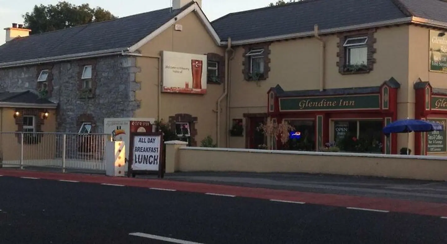 Countrywide Inns - Brannigans Glendine Inn EXTERIOR