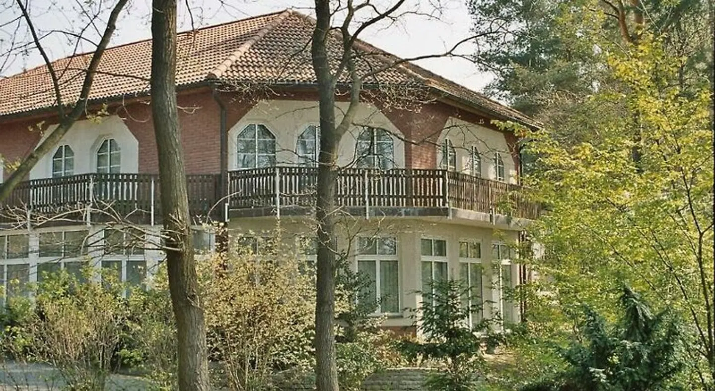 Parkstadthotel Bad Muskau EXTERIOR