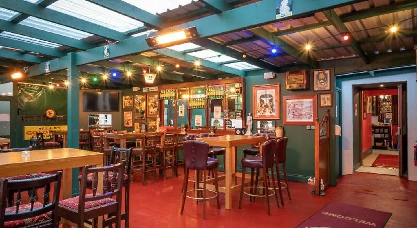 Nevins Inn Bar