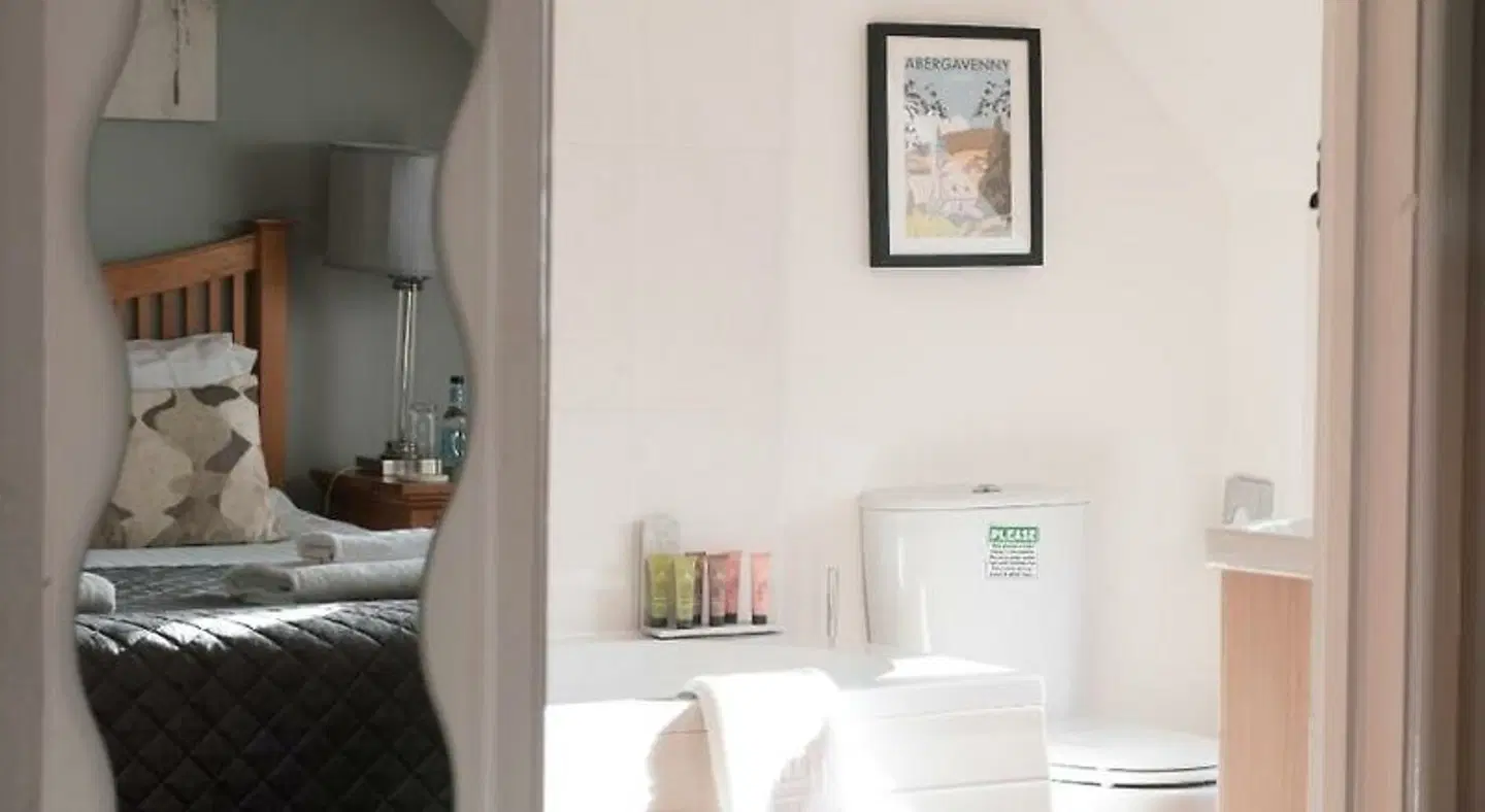 Kings Arms Hotel ROOM_EXAMPLE