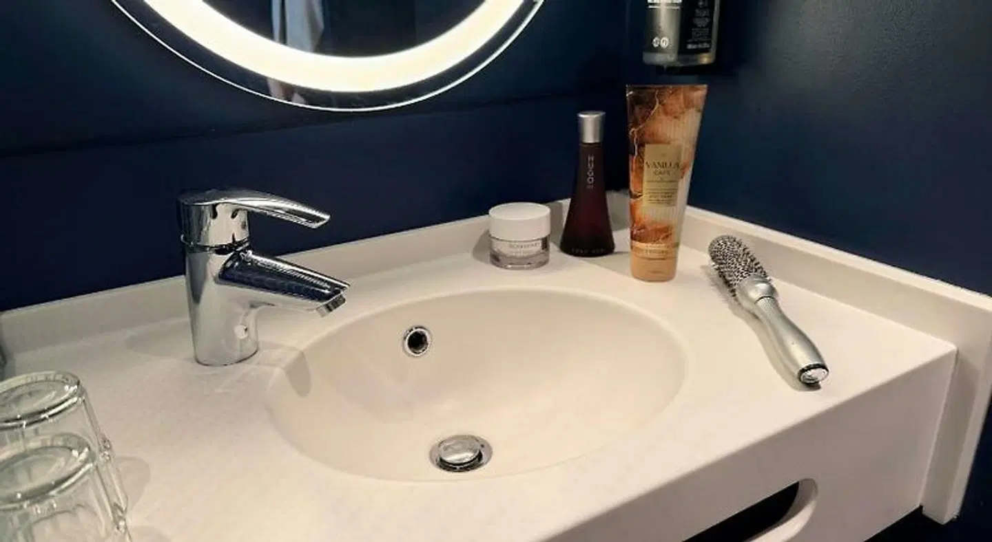ibis Rennes Cesson Badezimmer