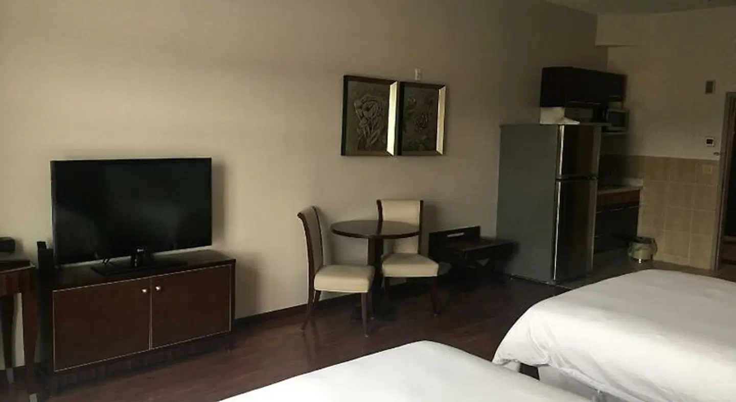 Days Inn & Suites by Wyndham Fort Saskatchewan ROOM_EXAMPLE