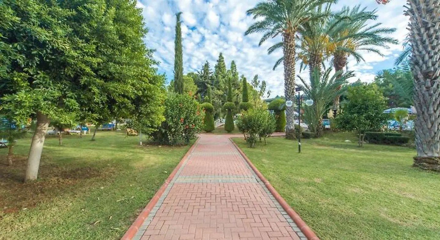 Lonicera World Resort Spa Hotel Garten
