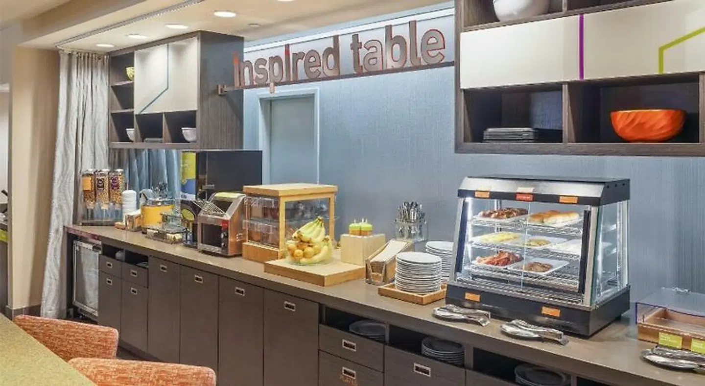 Home2 Suites by Hilton Milwaukee Airport Restaurant