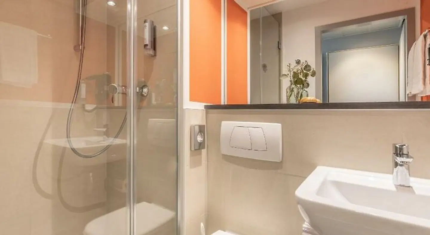 Garner Hotel WIESBADEN CITY by IHG Badezimmer