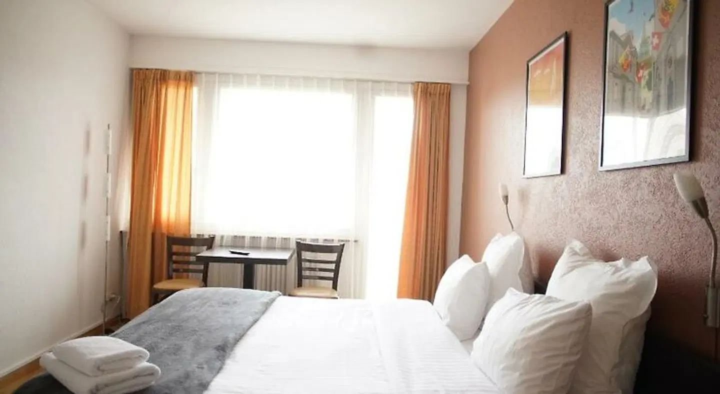 Carmen ROOM_EXAMPLE