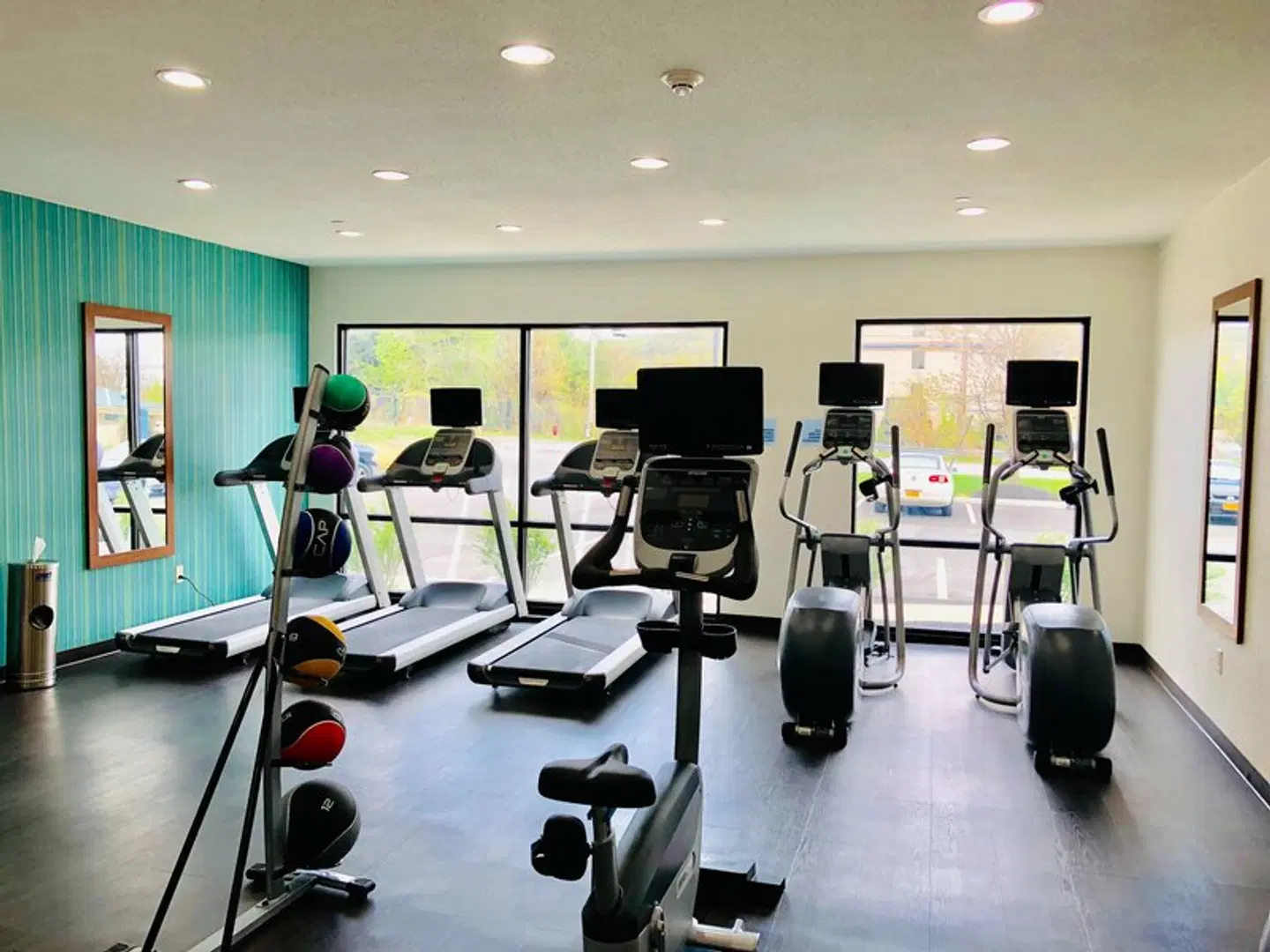 Holiday Inn Express Fishkill-Mid Hudson Valley by IHG SPORTS_AND_LEISURE