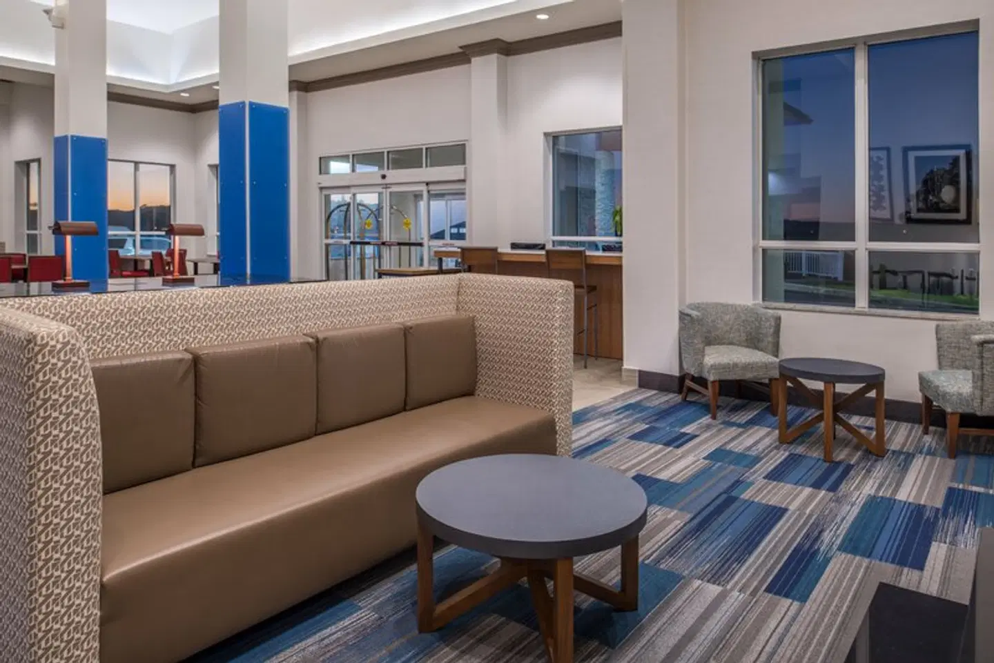 Holiday Inn Express Mystic by IHG LOUNGE_LOBBY