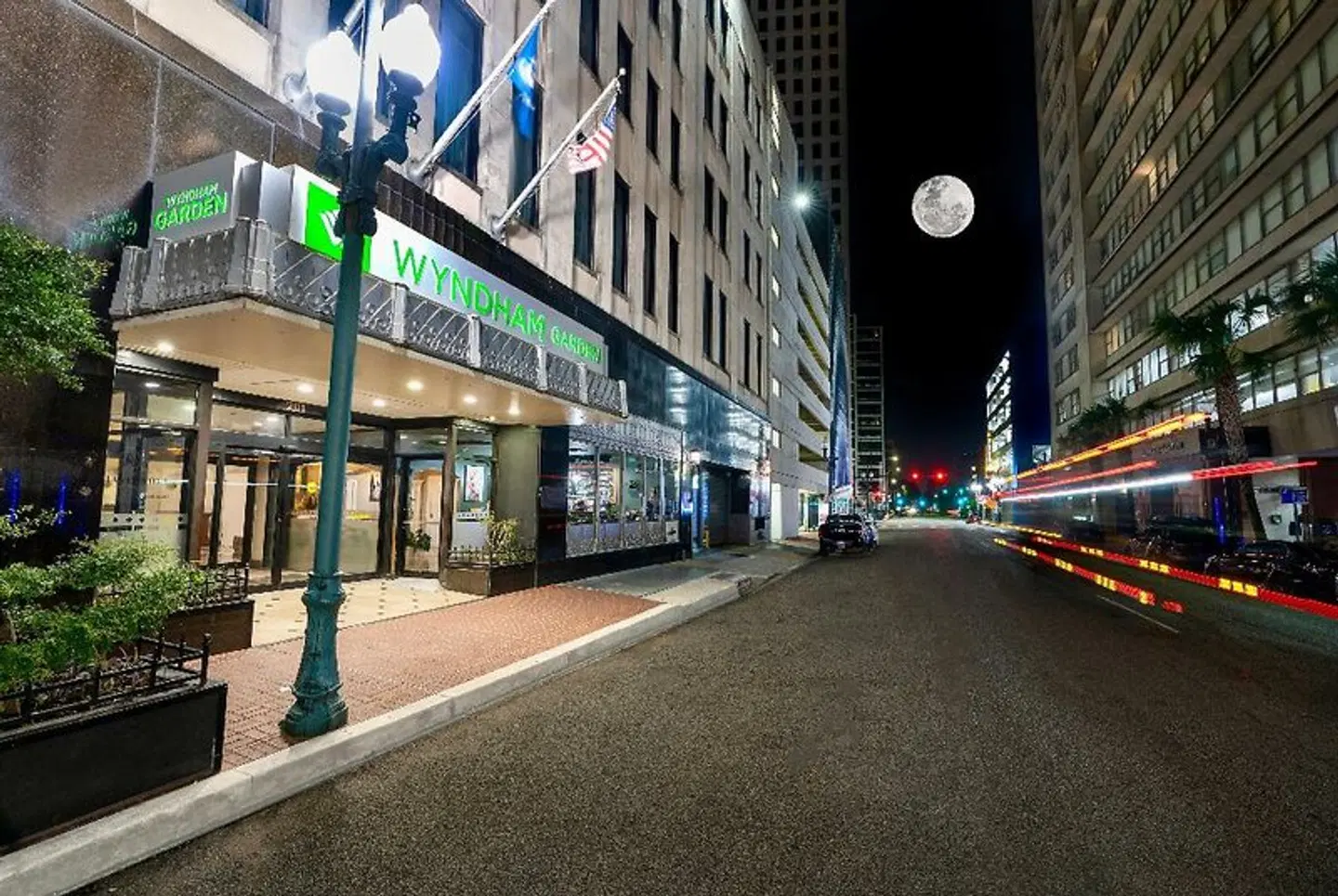 Wyndham Garden Baronne Plaza EXTERIOR