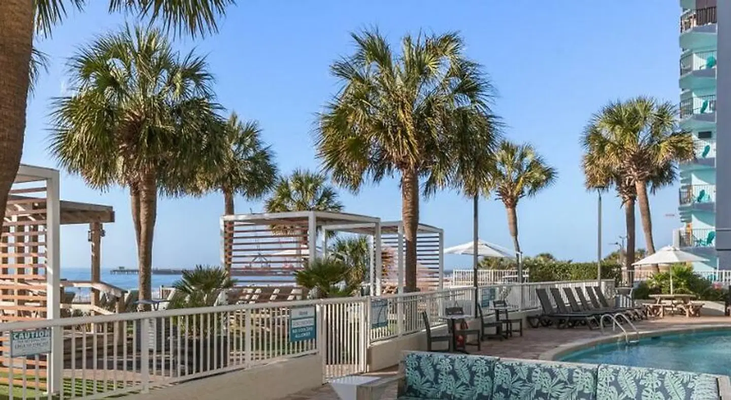 The Strand A Boutique Resort Garten