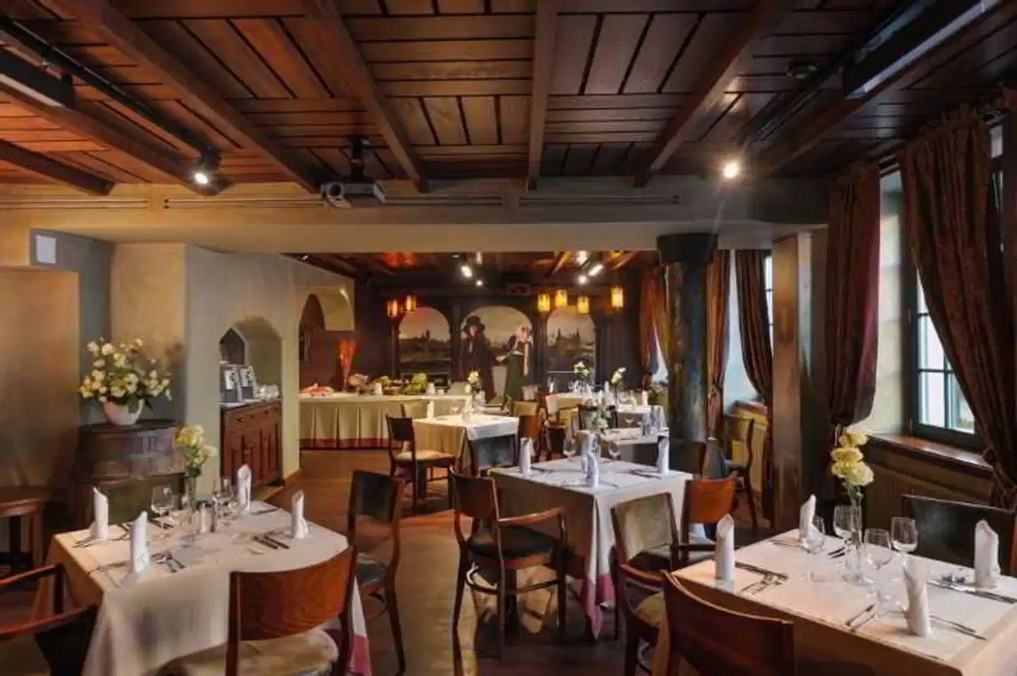 Holland House Residence Old Town Restaurant