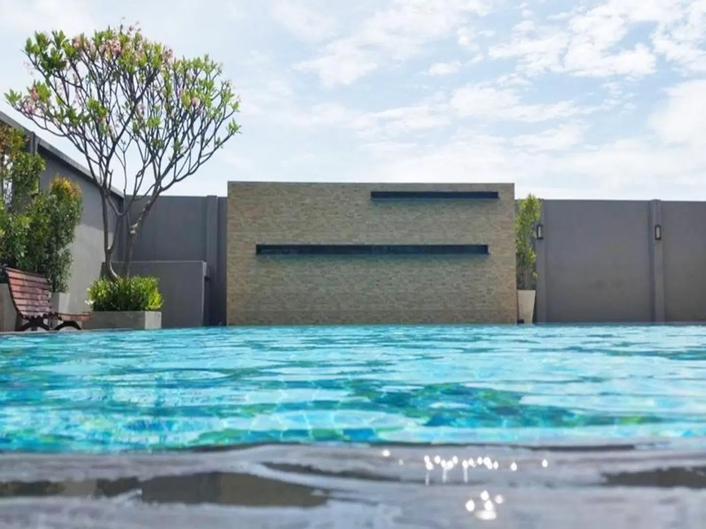 Memo Suite Pattaya OUTDOOR_POOL