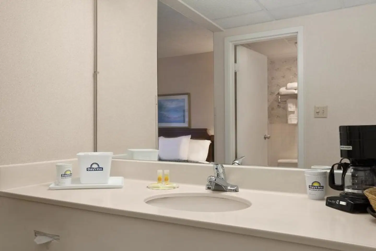 Days Inn by Wyndham Reading Wyomissing Badezimmer