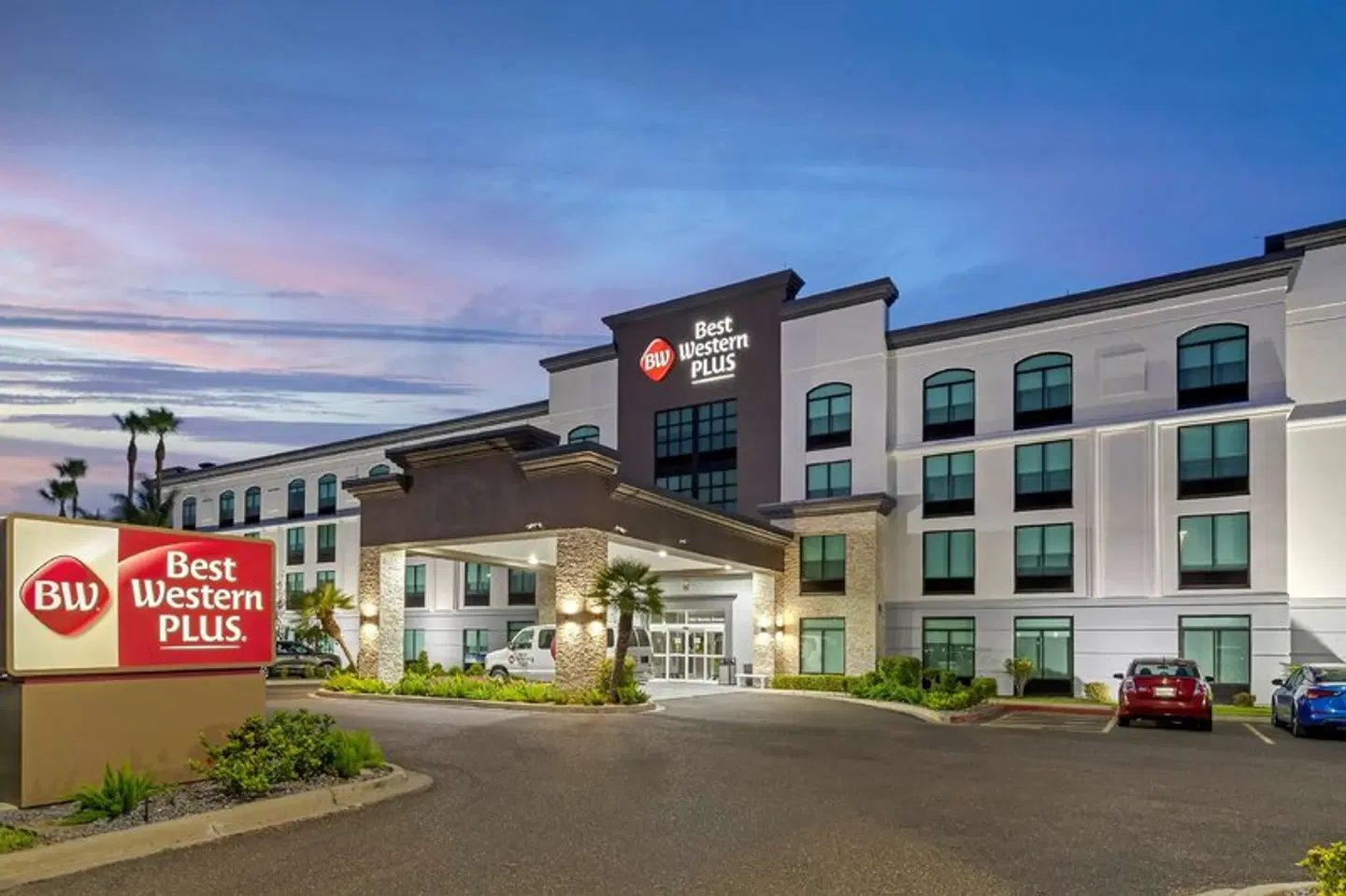 Best Western Plus McAllen Airport Hotel EXTERIOR