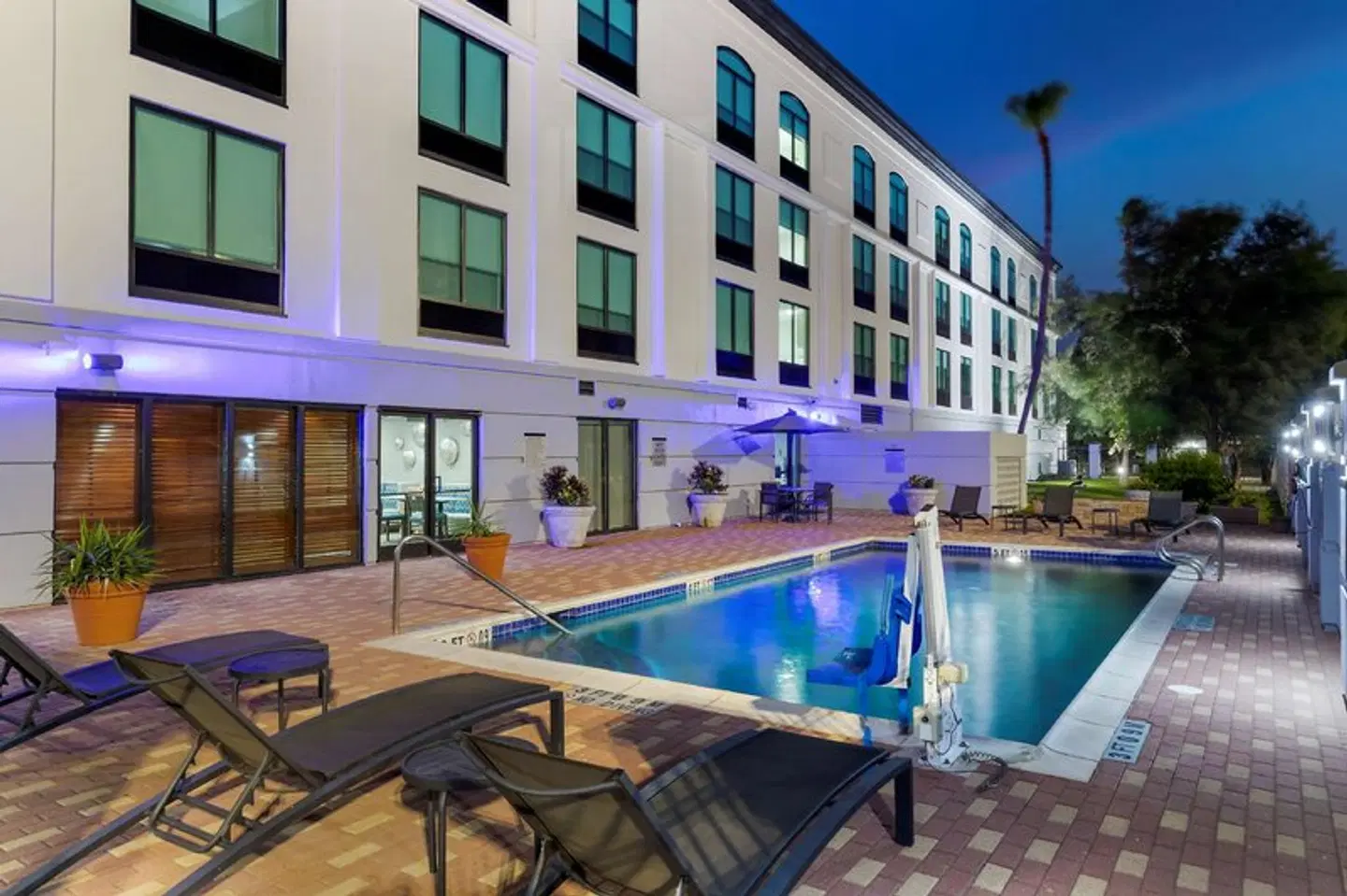 Best Western Plus McAllen Airport Hotel EXTERIOR