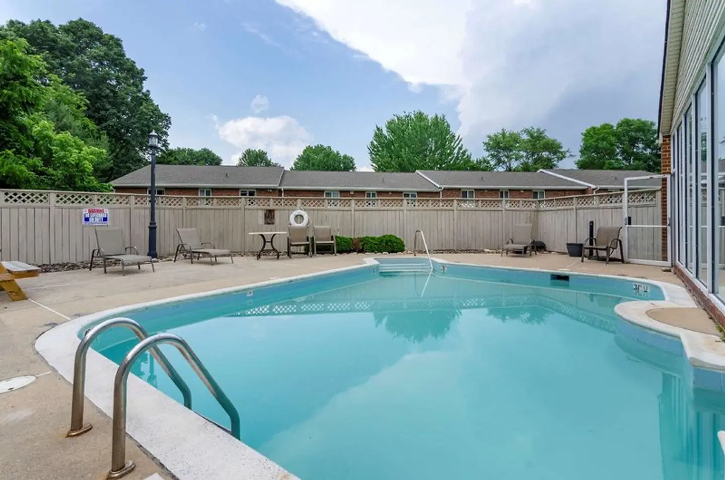 Best Western Plus at Hunt Ridge OUTDOOR_POOL