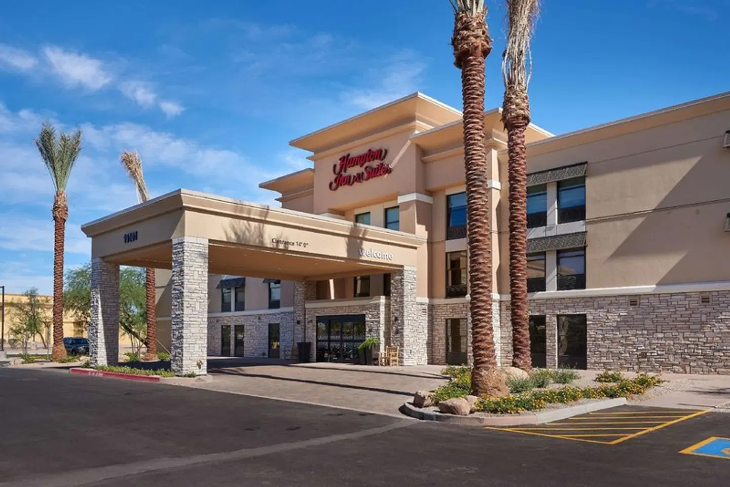 Hampton Inn & Suites Phoenix/Scottsdale on Shea Boulevard EXTERIOR