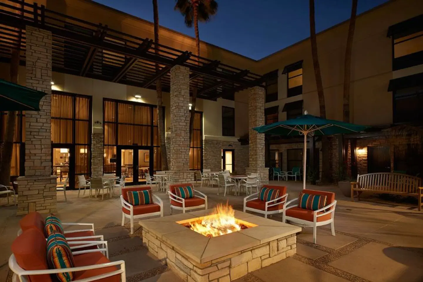 Hampton Inn & Suites Phoenix/Scottsdale on Shea Boulevard Terrasse