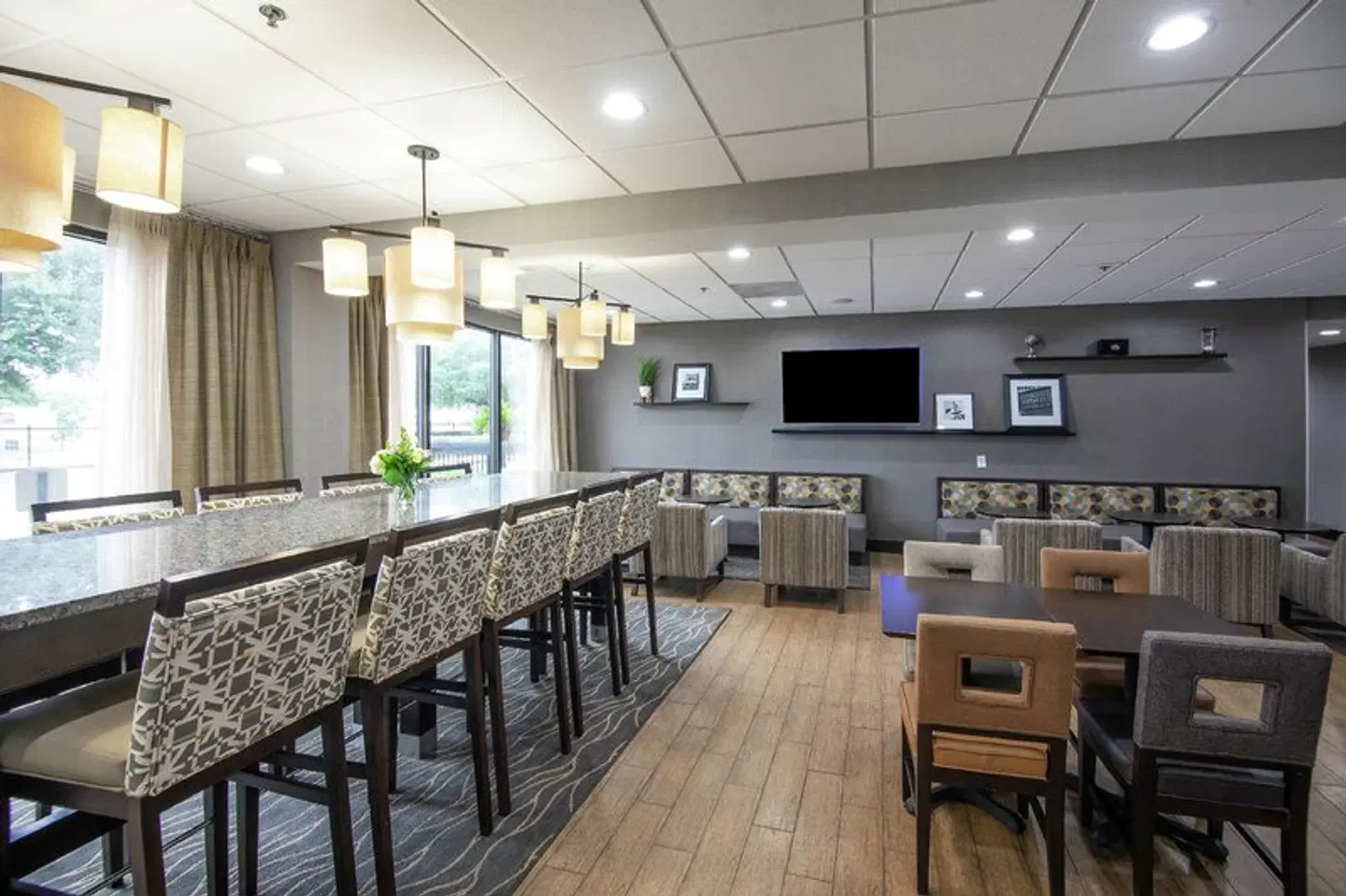 Hampton Inn Houston I-10W Energy Corridor Bar