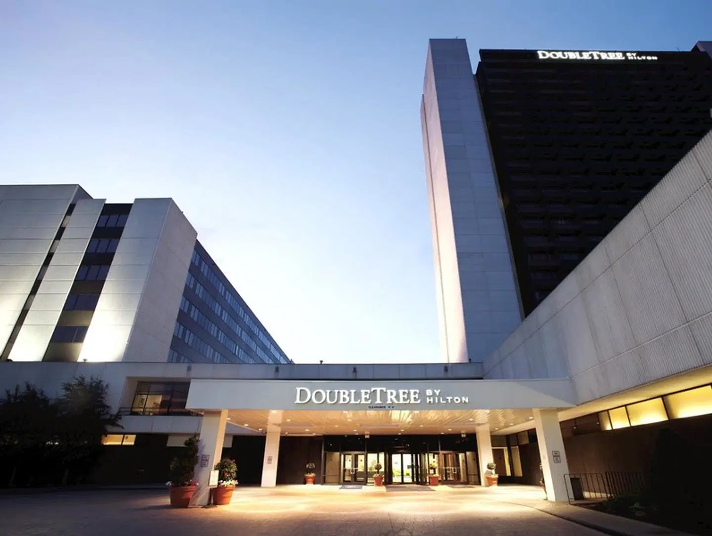 DoubleTree by Hilton Bloomington Minneapolis South EXTERIOR