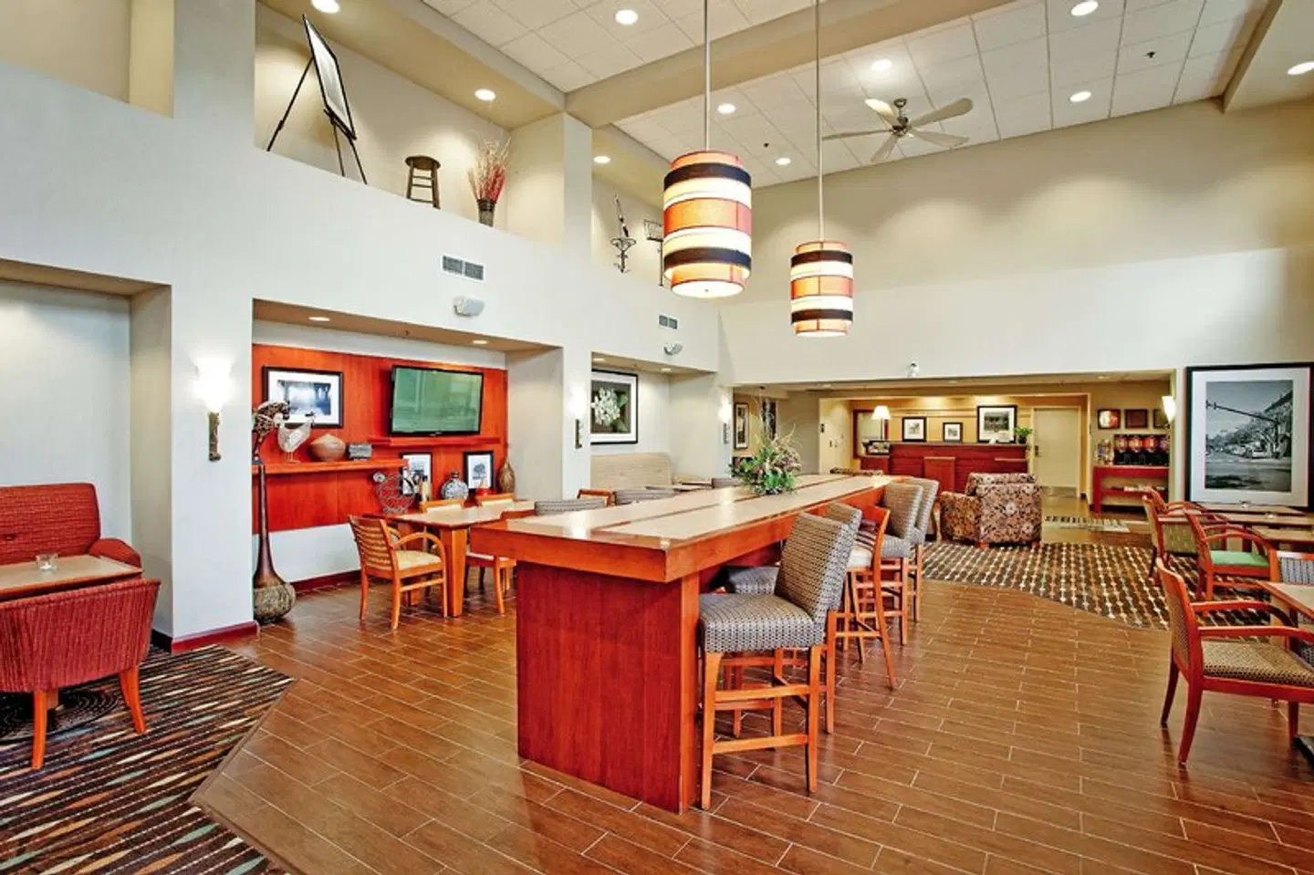 Hampton Inn & Suites by Hilton Barrie Bar