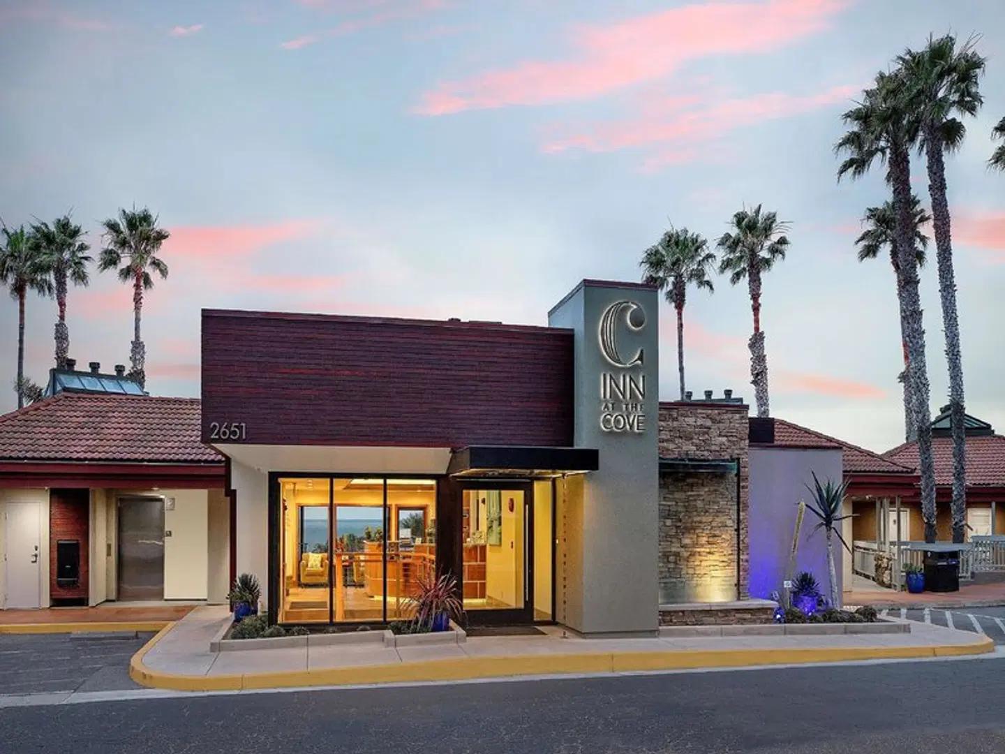Inn at the Cove EXTERIOR