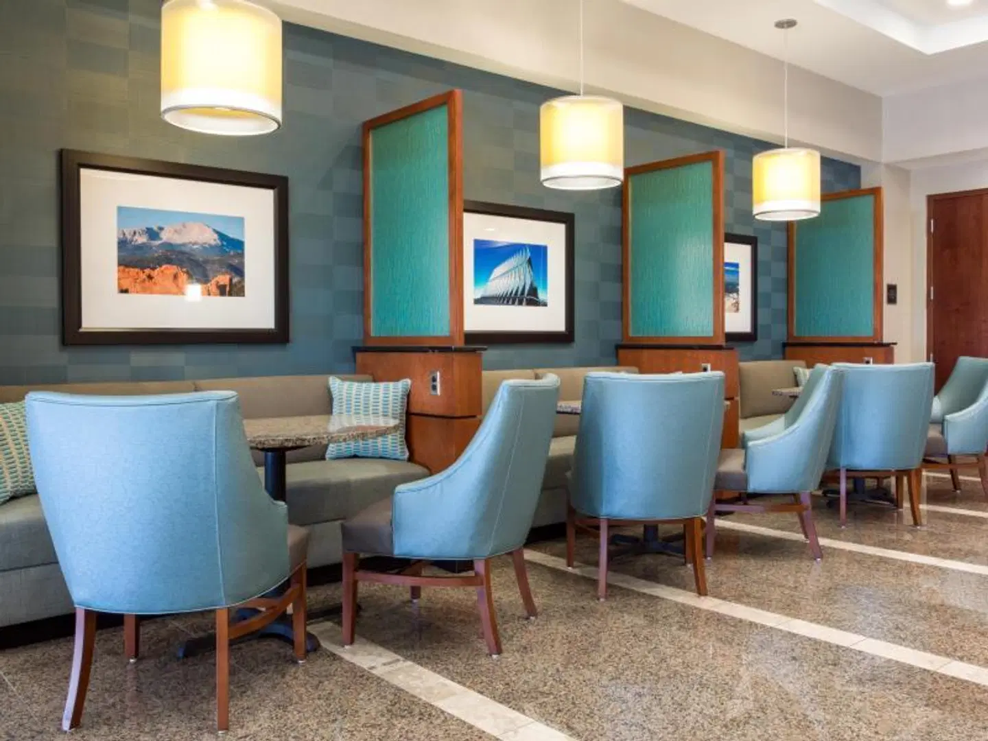 Drury Inn & Suites Colorado Springs LOUNGE_LOBBY