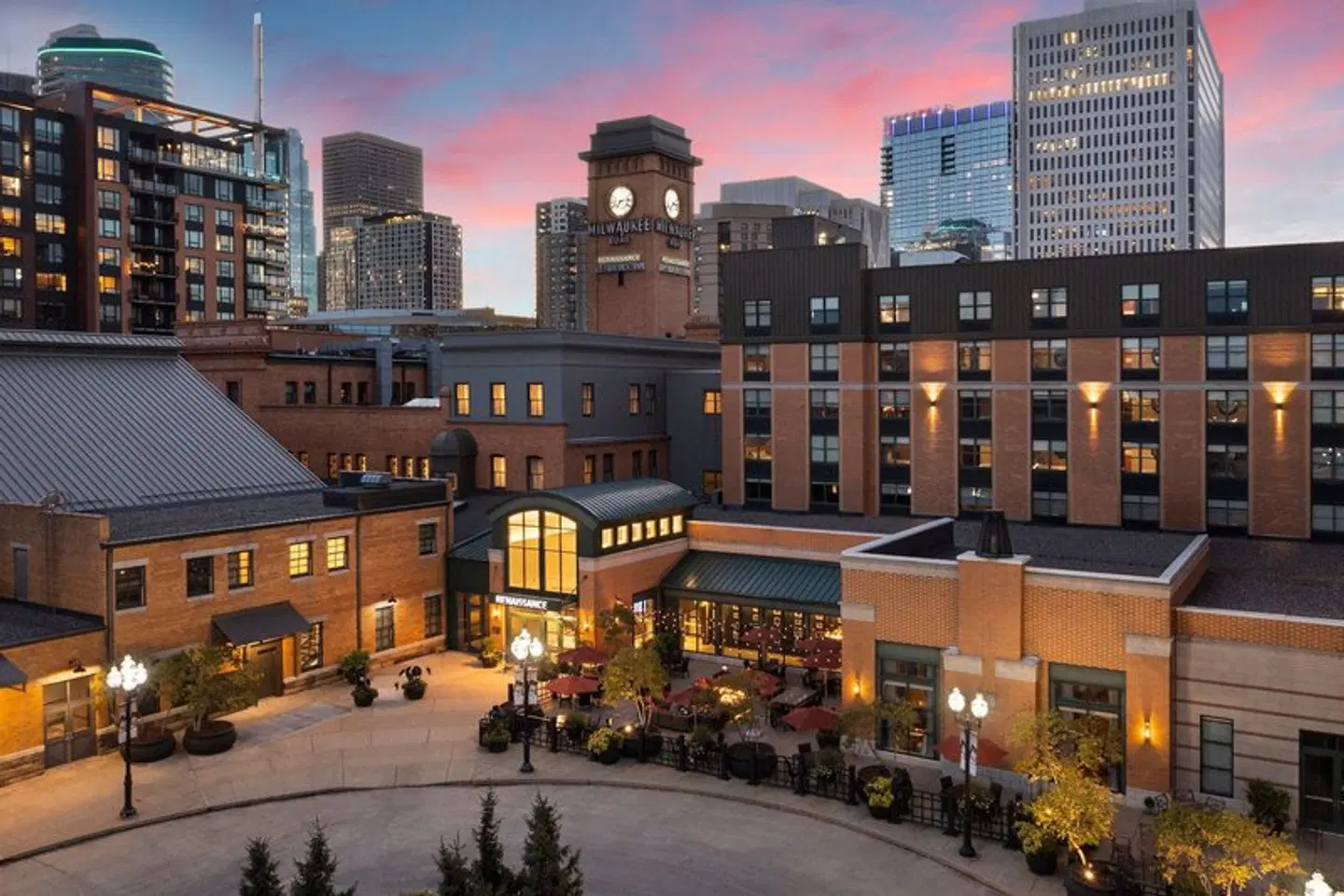 Renaissance Minneapolis Hotel, The Depot EXTERIOR