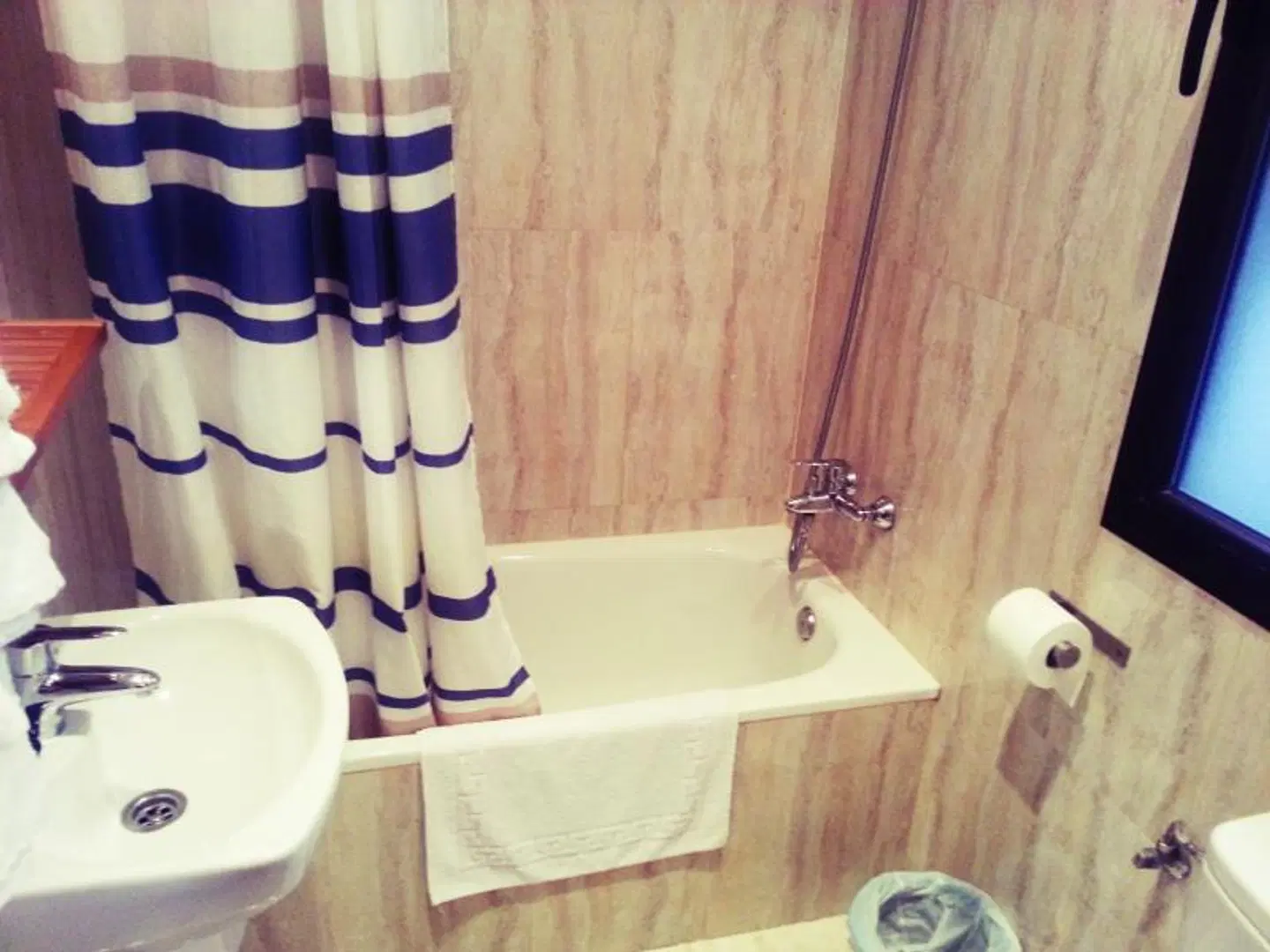 Hostal Avenida Badezimmer