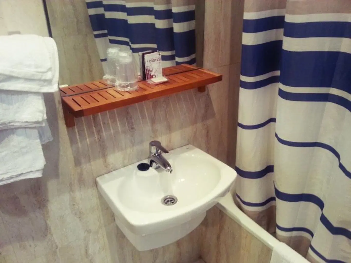 Hostal Avenida Badezimmer