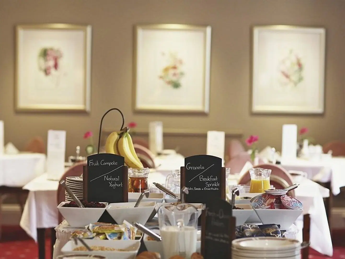Riviera Town House Restaurant