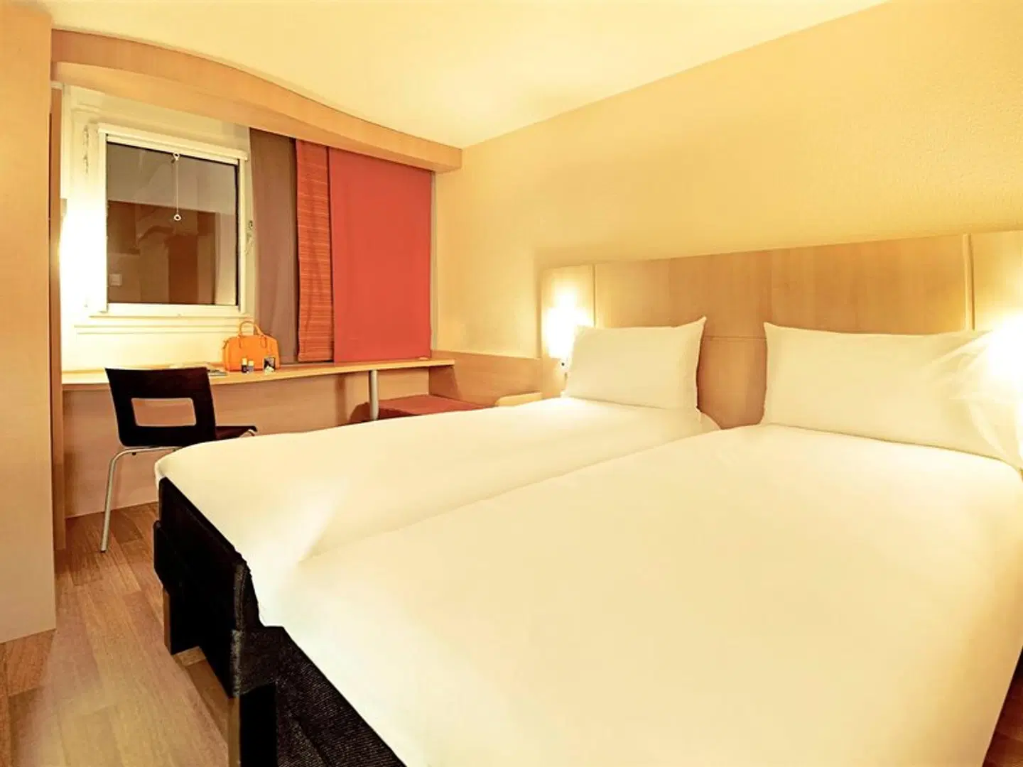 B&B Hotel Düsseldorf-Hbf ROOM_EXAMPLE