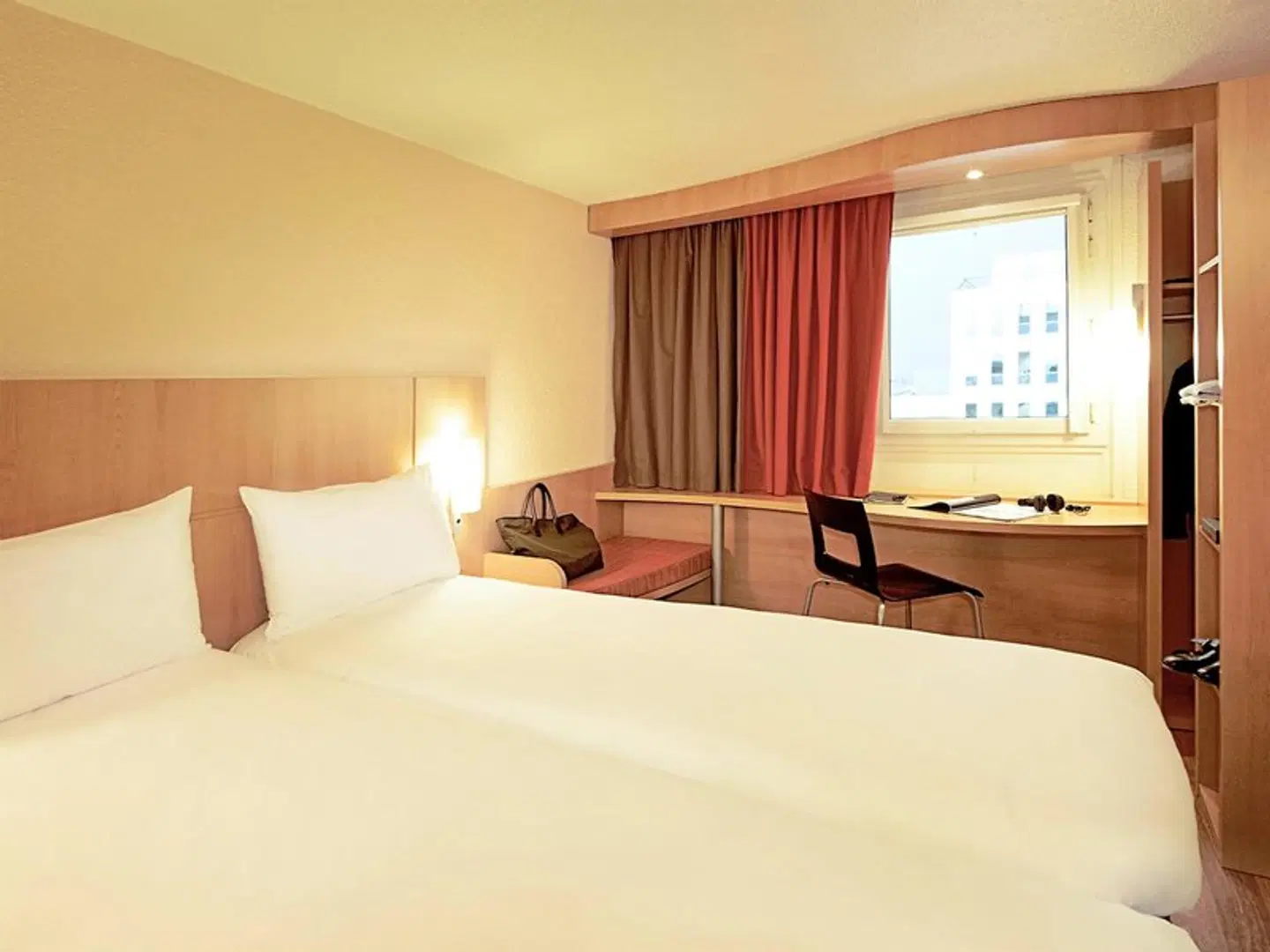 B&B Hotel Düsseldorf-Hbf ROOM_EXAMPLE