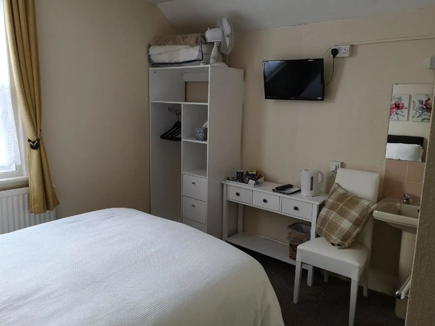 The Phoenix Guest House ROOM_EXAMPLE