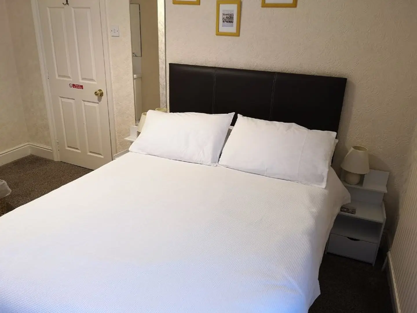 The Phoenix Guest House ROOM_EXAMPLE