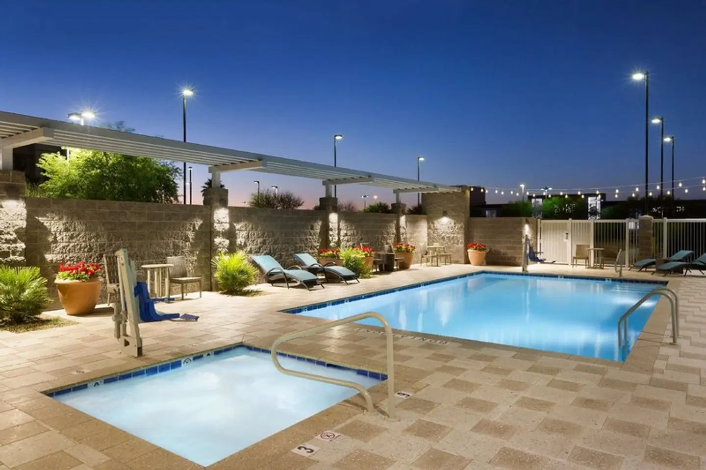 Home2 Suites by Hilton Phoenix Glendale-Westgate OUTDOOR_POOL