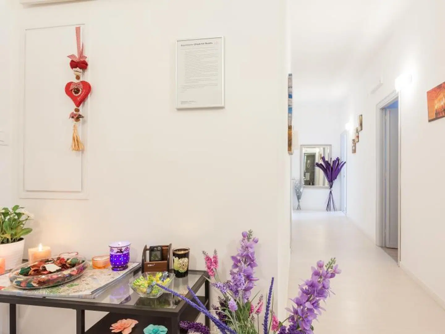 Check-Inn Rooms ROOM_EXAMPLE