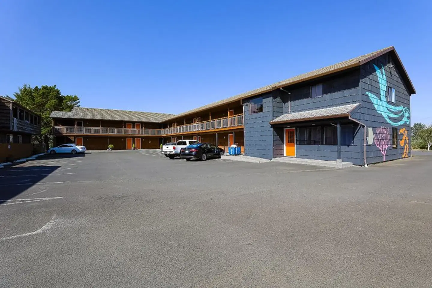 Coast River Inn by OYO Seaside EXTERIOR