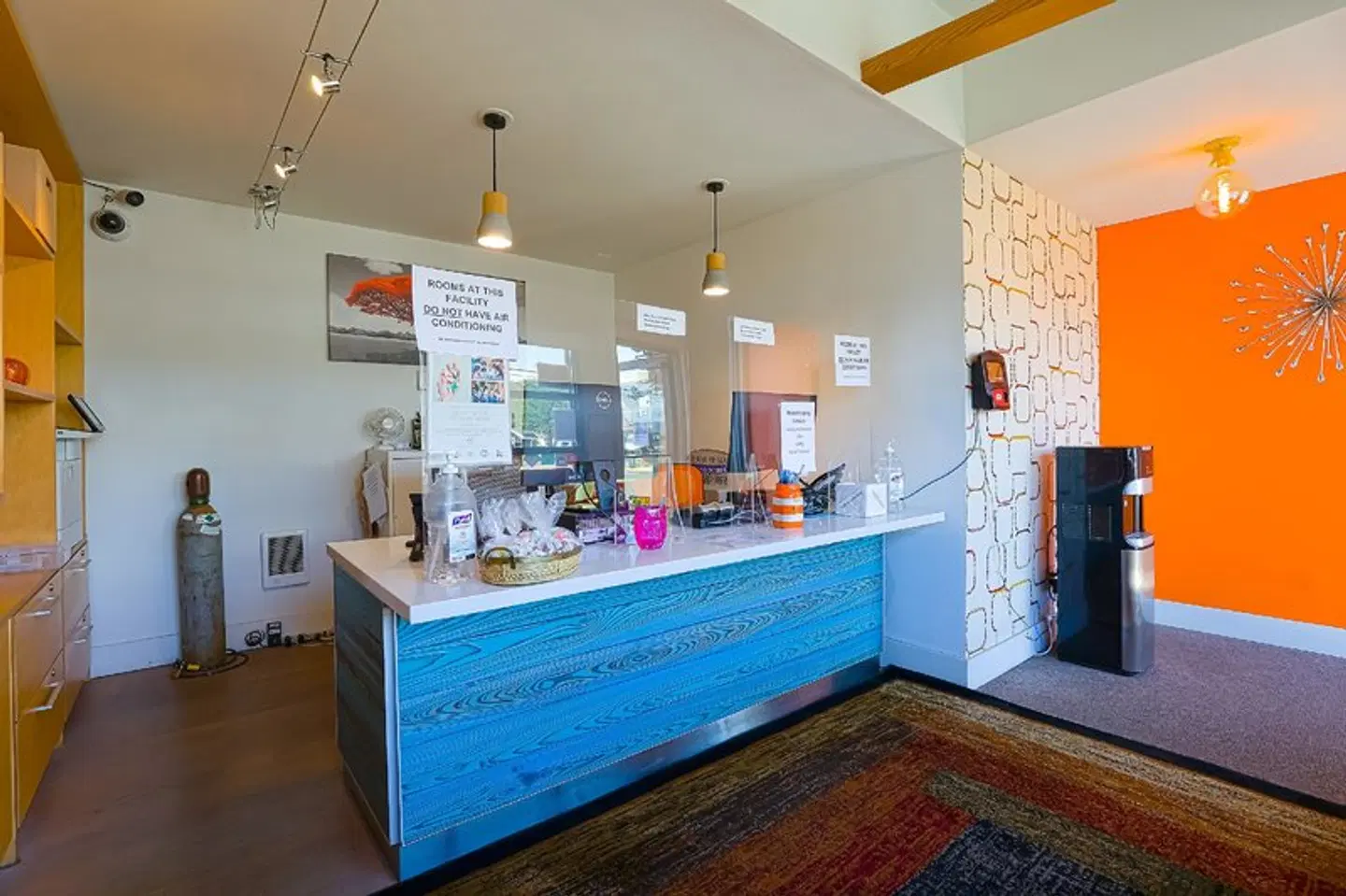 Coast River Inn by OYO Seaside LOUNGE_LOBBY