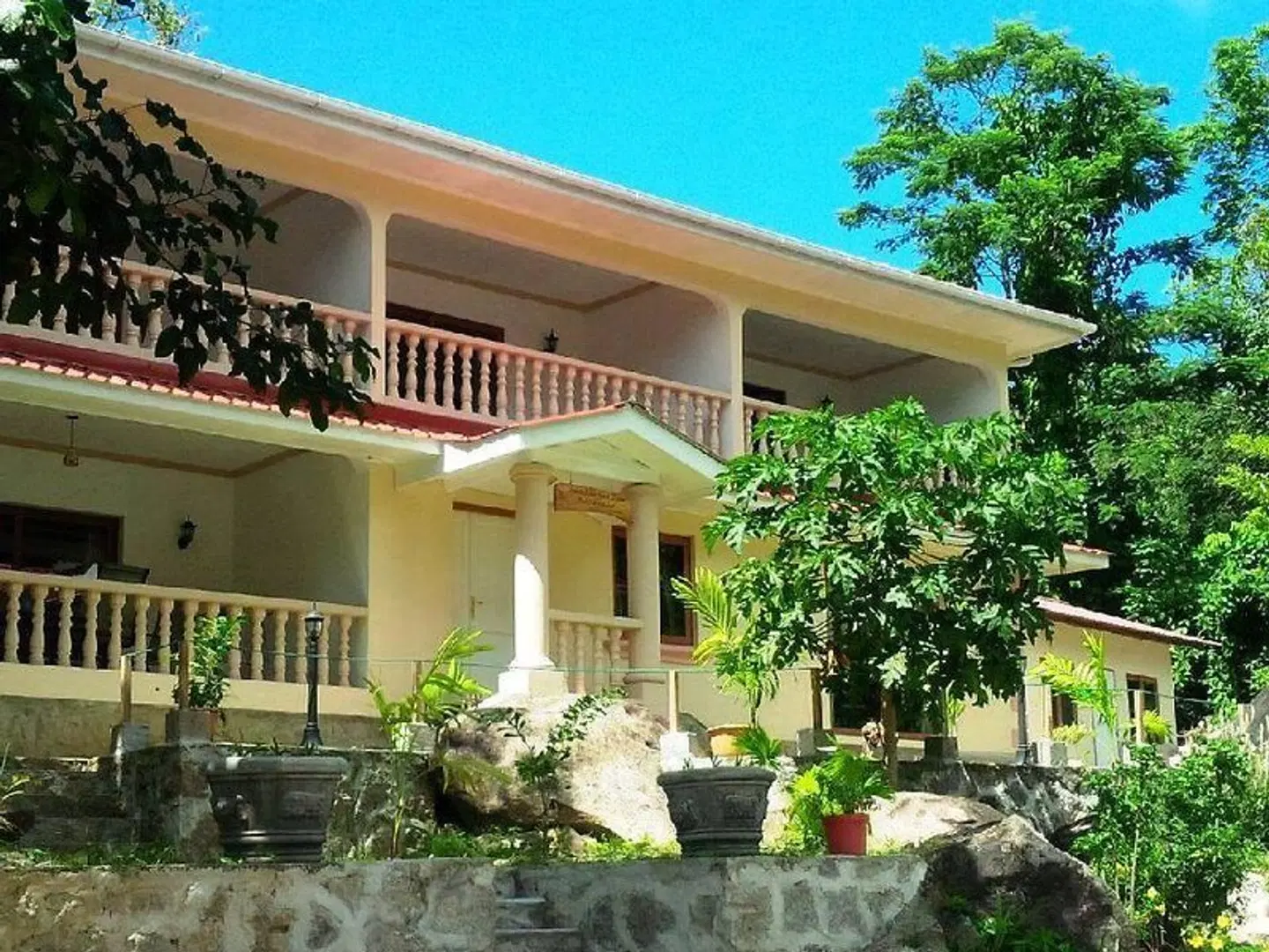 Forest Lodge EXTERIOR