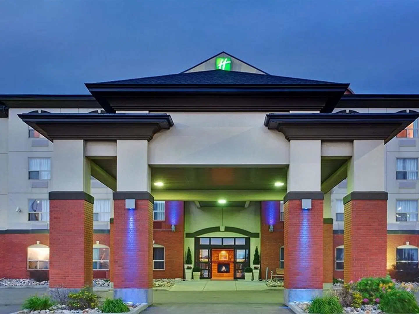 Holiday Inn Express & Suites Sherwood Park-Edmonton Area by IHG EXTERIOR
