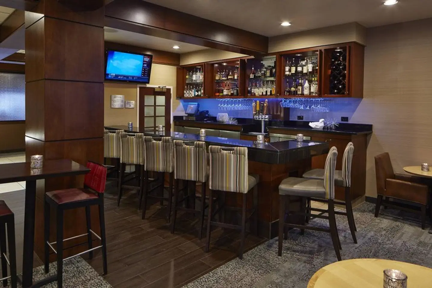 Courtyard by Marriott Bloomington by Mall of America Bar
