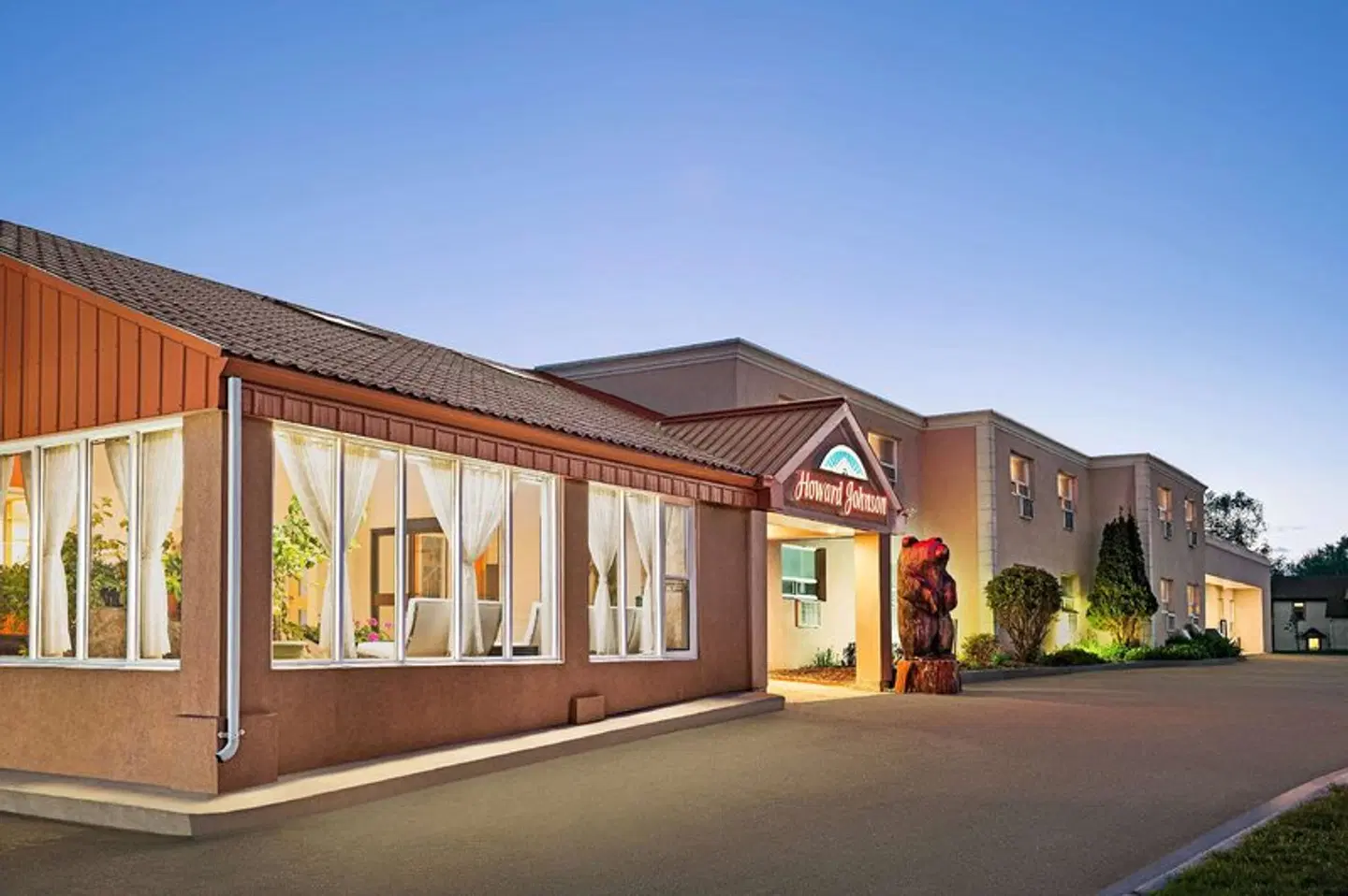 Howard Johnson by Wyndham Gravenhurst EXTERIOR