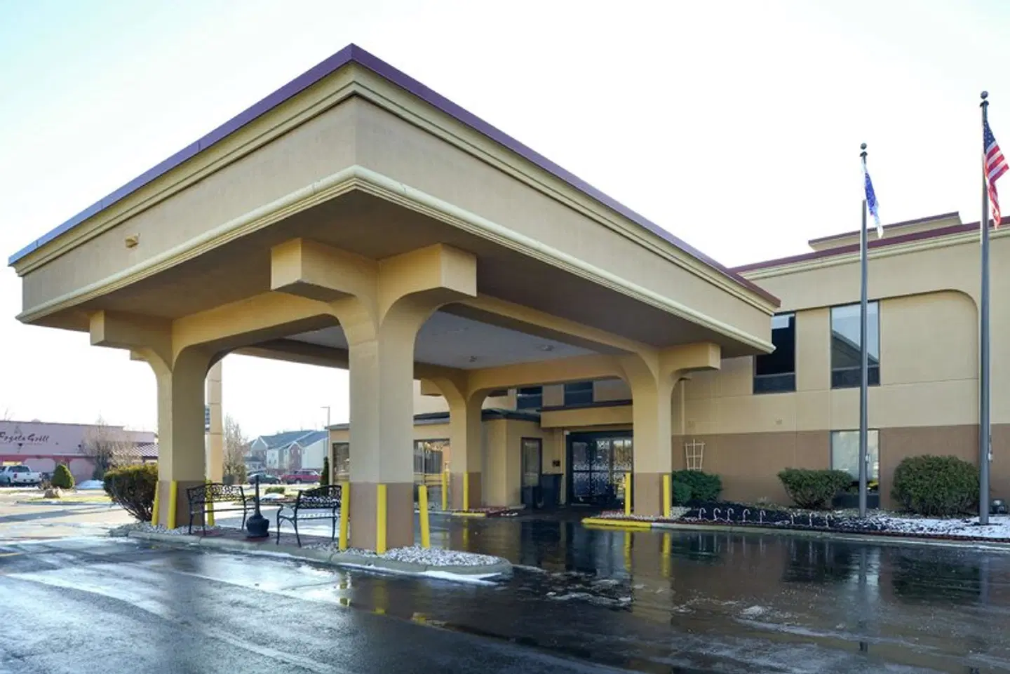 Hampton Inn Columbus-East EXTERIOR
