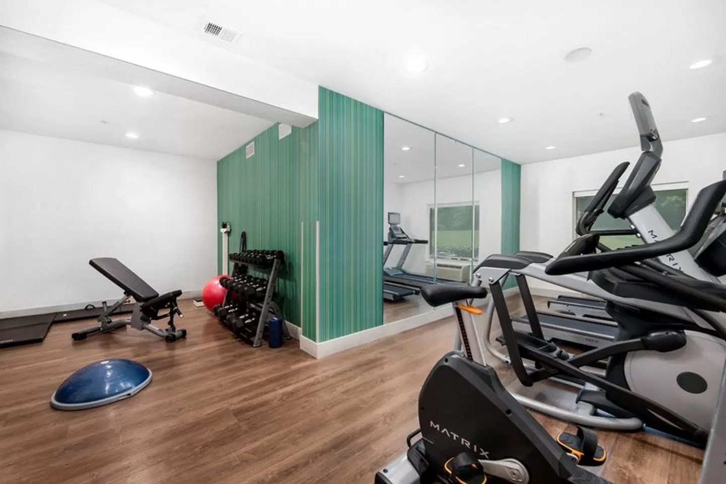 Holiday Inn Express & Suites Conroe I-45 North by IHG SPORTS_AND_LEISURE