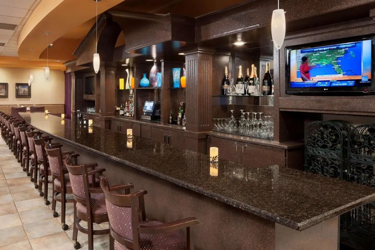 DoubleTree Suites by Hilton Cincinnati - Blue Ash Bar