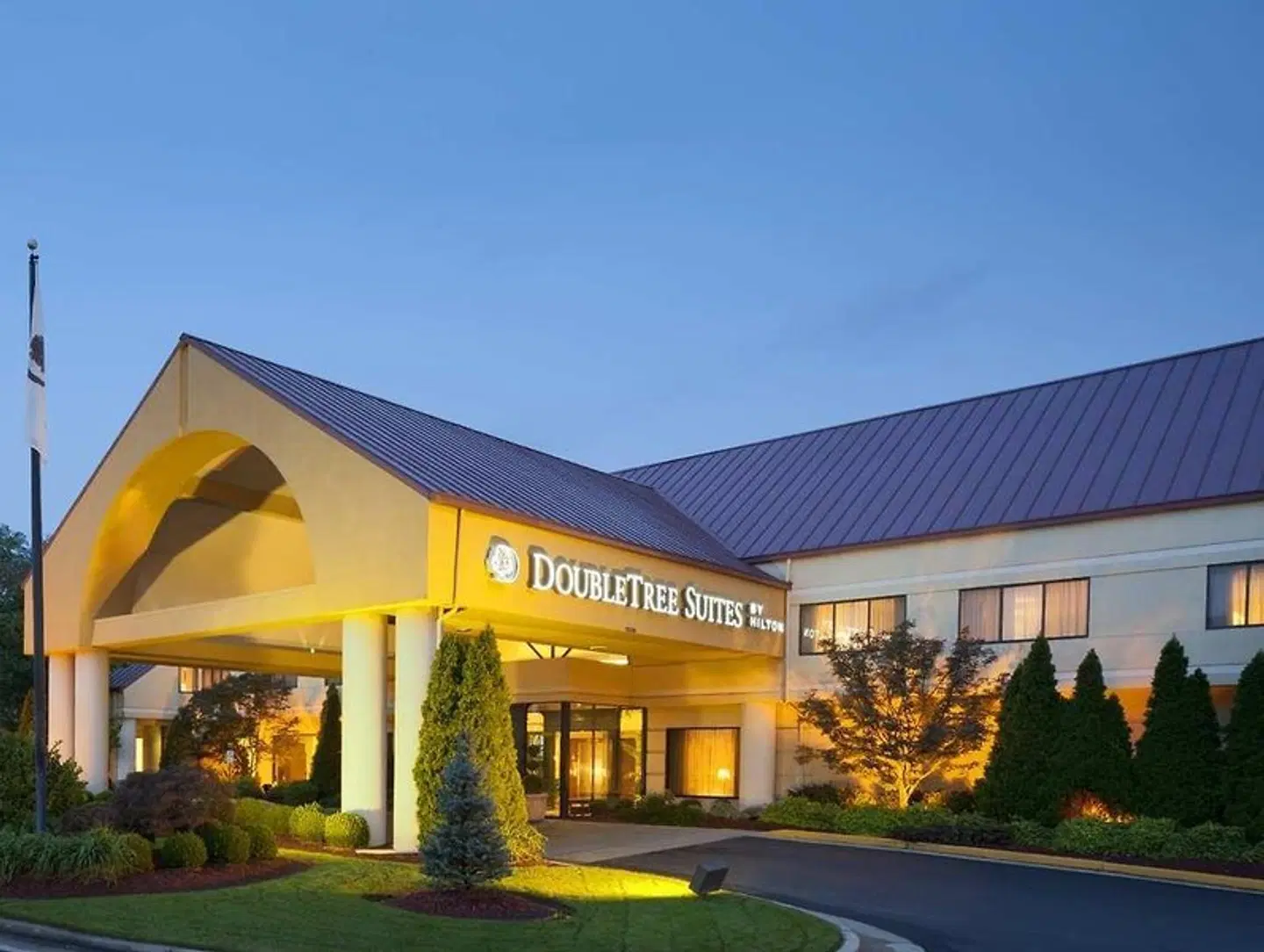 DoubleTree Suites by Hilton Cincinnati - Blue Ash EXTERIOR
